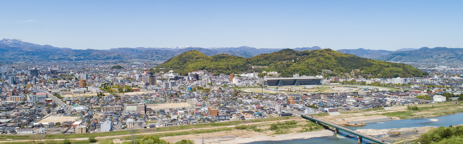 福島市の町並み